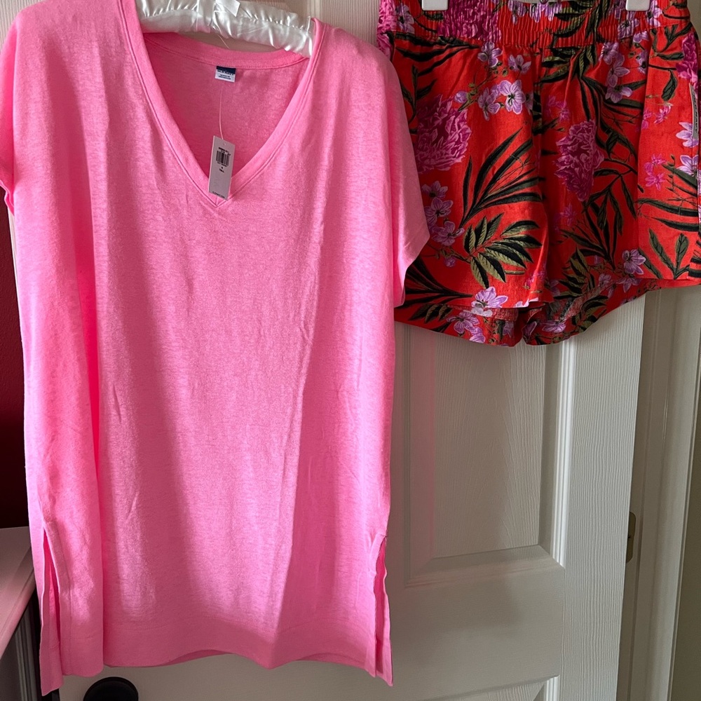 Old Navy Pink  Floral Women's Shorts and short sleeve T shirt.